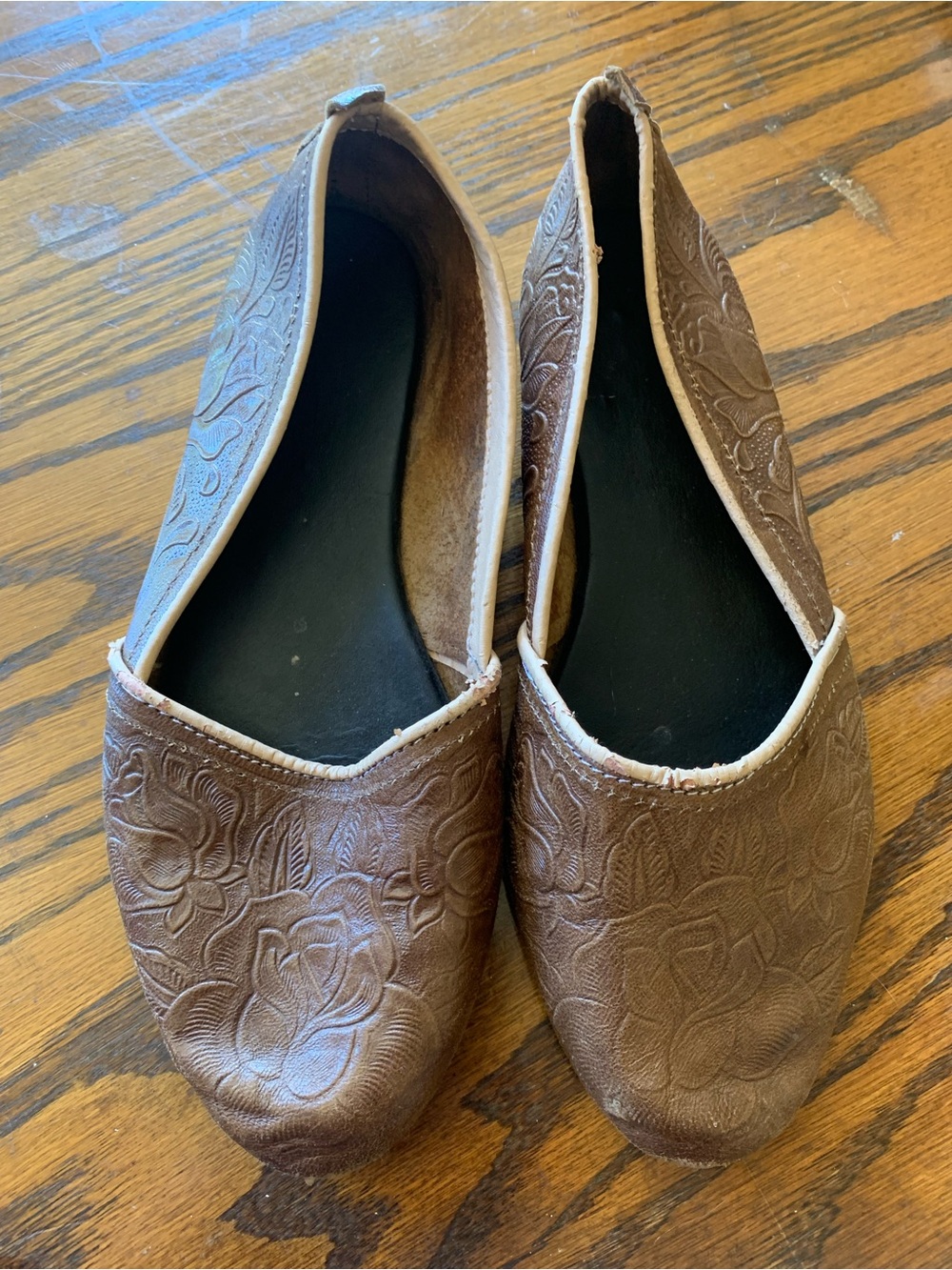 Mexican Tooled Leather Shoes Ballet Flats Floral Sz 7 Brown Tan Boho Lightweight